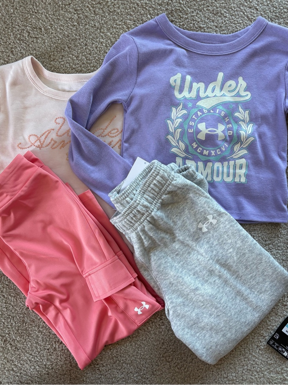 Under Armour Kids Girls cute soft set lot of 2 T-shirt pants sweats size 5 NWT